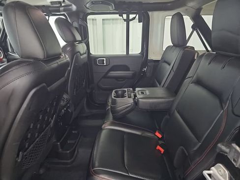Used 2018 Jeep Wrangler Unlimited Rubicon AWD/4WD image 35