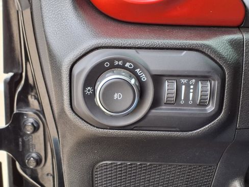 Used 2022 Jeep Wrangler Unlimited Rubicon w/ Steel Bumper Group AWD/4WD image 22