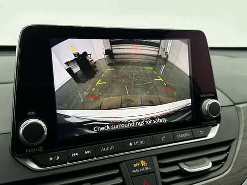 Used 2025 Nissan Altima 2.5 SV image 17