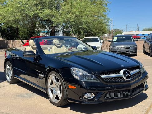 Used 2009 Mercedes-Benz SL 550 image 4