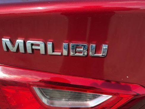Used 2018 Chevrolet Malibu LT w/ Leather Package image 12