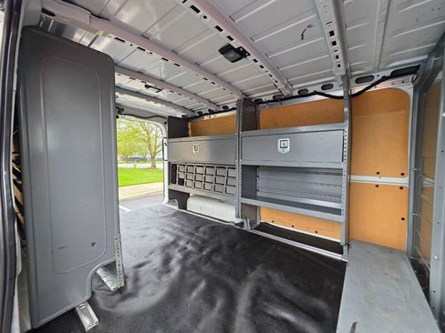 Used 2018 Nissan NV 3500 SL image 19