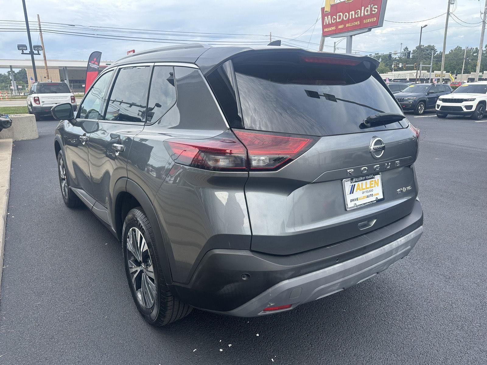 Used 2021 Nissan Rogue SV w/ Premium Package AWD/4WD image 9