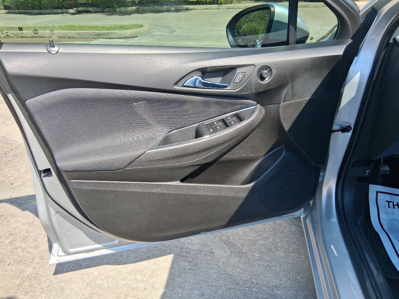 Used 2019 Chevrolet Cruze LS w/ LS Convenience Package FWD image 24