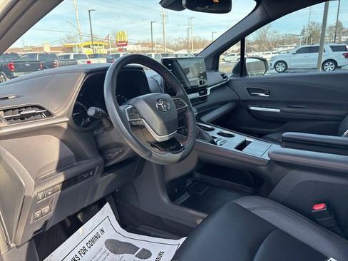 Used 2021 Toyota Sienna XSE image 20