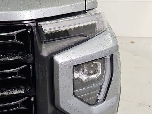 Used 2024 GMC Canyon Elevation image 10