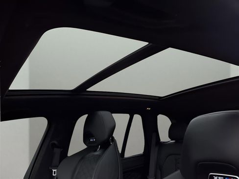 Used 2021 BMW X5 M w/ Executive Package image 39