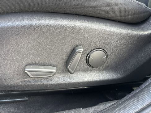 Used 2016 Ford Focus SE w/ SE Power Seat Package image 19