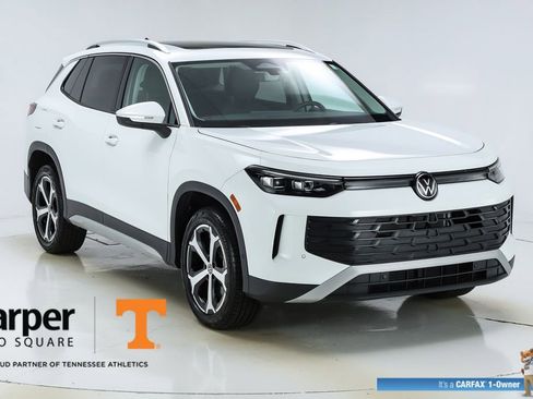 Used 2025 Volkswagen Tiguan SE w/ Panoramic Sunroof Package AWD/4WD image 54