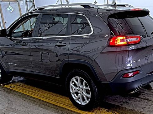 Used 2016 Jeep Cherokee Latitude w/ Comfort/Convenience Group AWD/4WD image 5