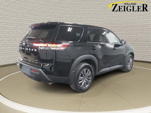 Certified 2025 Nissan Pathfinder S AWD/4WD image 5