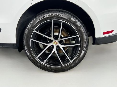 New 2026 Porsche Macan Base image 33