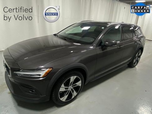 Certified 2024 Volvo V60 B5 Cross Country Plus image 1