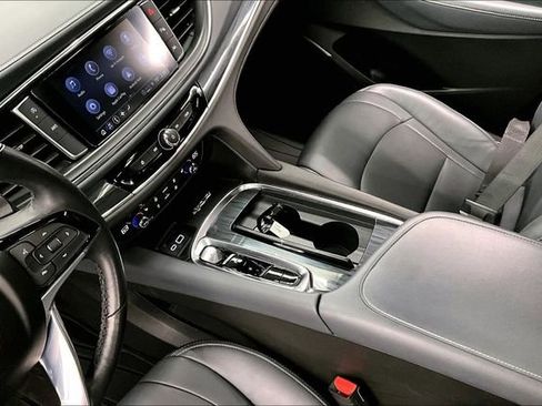 Used 2023 Buick Enclave Essence w/ Experience Buick Package AWD/4WD image 17