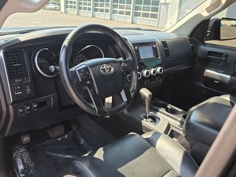 Used 2018 Toyota Sequoia TRD Sport AWD/4WD image 26