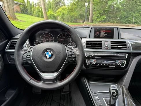 Used 2017 BMW 330i Sedan RWD image 12