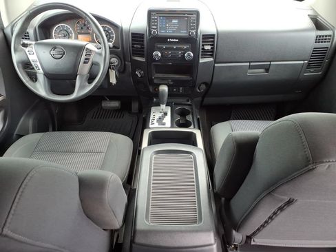 Used 2015 Nissan Titan SV w/ SV Value Truck Package AWD/4WD image 18