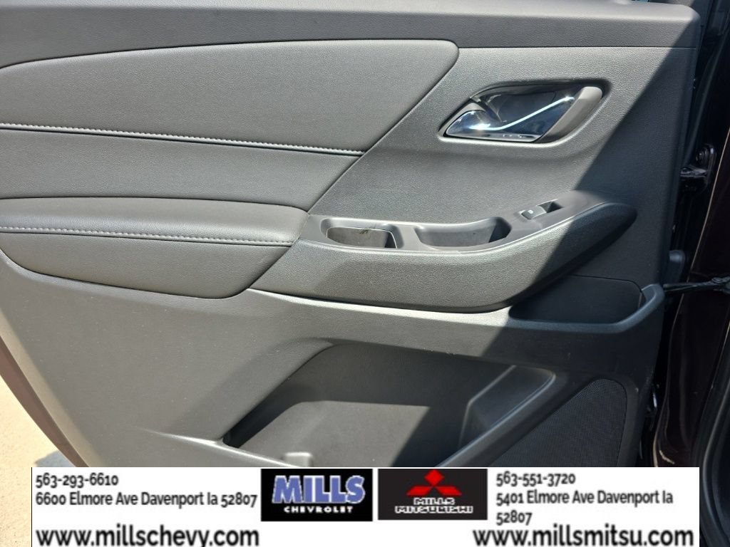 Used 2023 Chevrolet Traverse LT AWD/4WD image 16