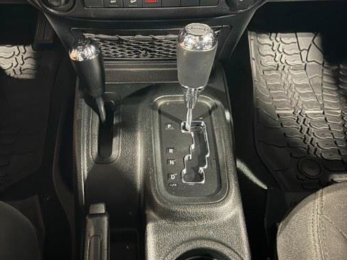 Used 2018 Jeep Wrangler Unlimited Sport S AWD/4WD image 11