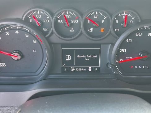 Used 2023 Chevrolet Silverado 1500 Custom image 25