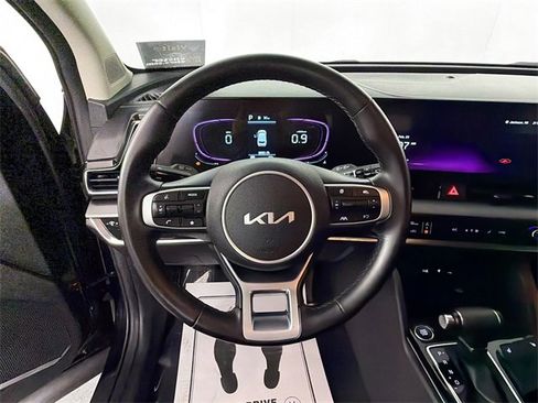 Used 2023 Kia Sportage EX image 11