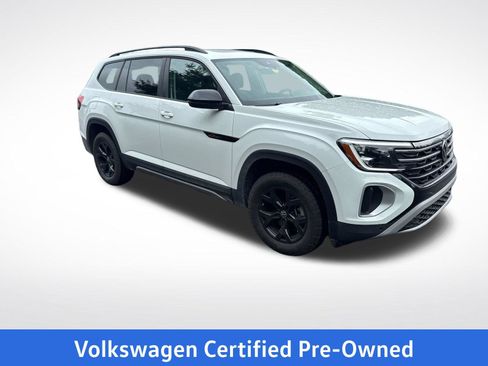 Certified 2025 Volkswagen Atlas Peak Edition SE AWD/4WD image 8