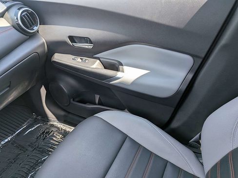 Used 2023 Nissan Kicks SR w/ SR Premium Package FWD image 19