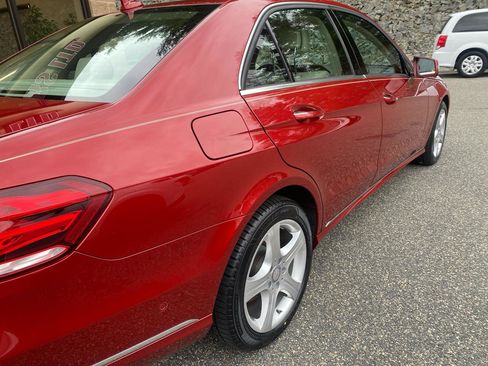 Used 2016 Mercedes-Benz E 350 4MATIC Sedan image 39