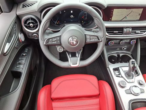New 2025 Alfa Romeo Stelvio Sprint image 7