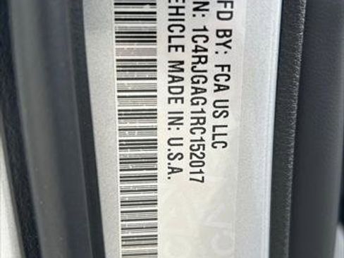 Certified 2024 Jeep Grand Cherokee Altitude image 53