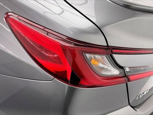 Used 2025 Toyota Camry SE image 30