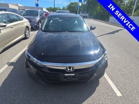 Used 2018 Honda Accord LX image 2