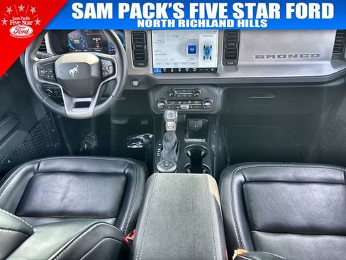 Used 2025 Ford Bronco Outer Banks AWD/4WD image 12