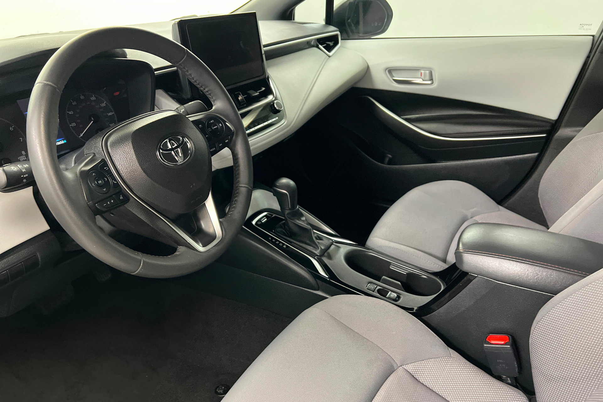 Used 2024 Toyota Corolla SE FWD image 16