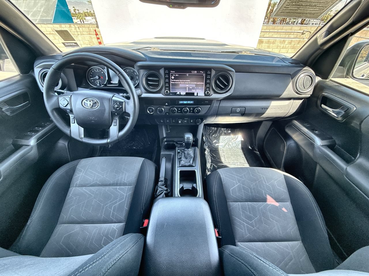 Used 2021 Toyota Tacoma TRD Sport w/ Technology Package AWD/4WD image 19