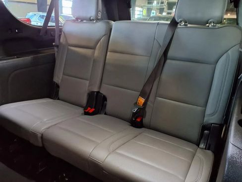 Used 2021 GMC Yukon XL SLT AWD/4WD image 15