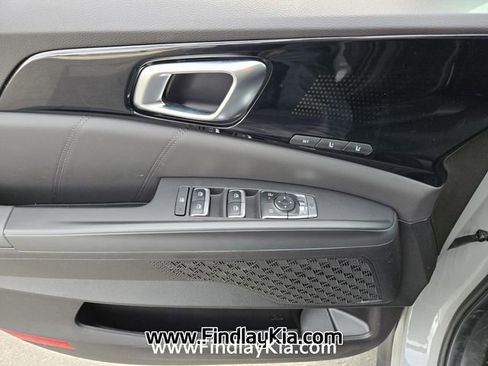 New 2025 Kia Carnival SX Prestige image 17