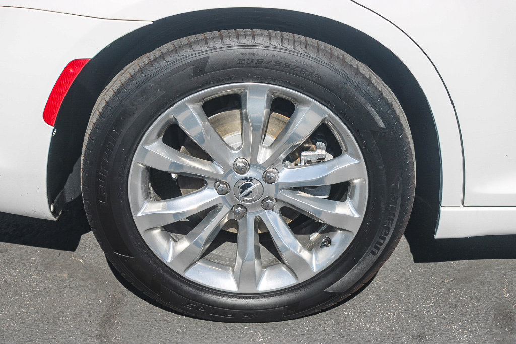 Used 2021 Chrysler 300 Touring L AWD/4WD image 11