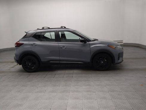Used 2021 Nissan Kicks SR w/ SR Premium Package FWD image 11