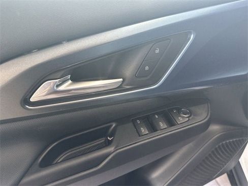 New 2026 Chevrolet Equinox EV LT image 31