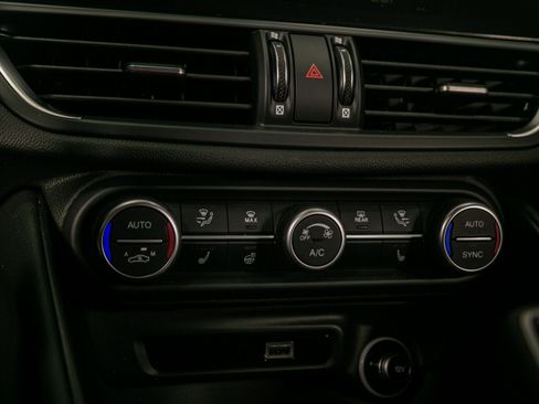 Used 2024 Alfa Romeo Giulia Quadrifoglio image 54