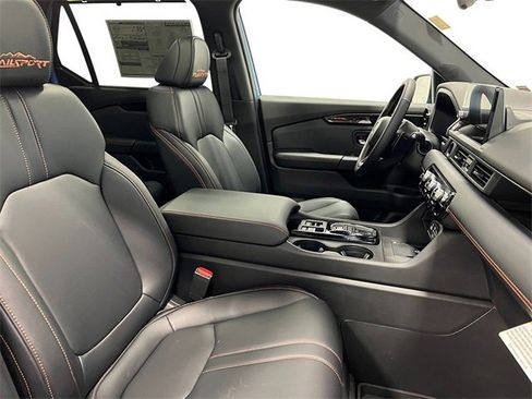 New 2025 Honda Pilot TrailSport image 39