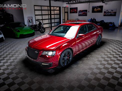 Used 2023 Chrysler 300 C RWD image 3