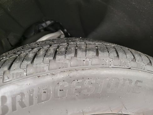 Used 2025 GMC Yukon XL Denali image 4