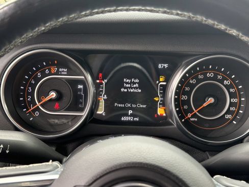 Used 2020 Jeep Gladiator Overland AWD/4WD image 27