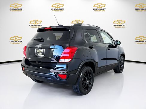 Used 2022 Chevrolet Trax LT w/ Midnight Edition image 7