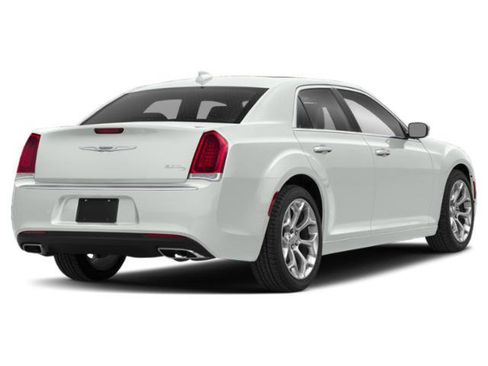 Used 2018 Chrysler 300 C w/ Sun, Sound & Nav Package RWD image 2