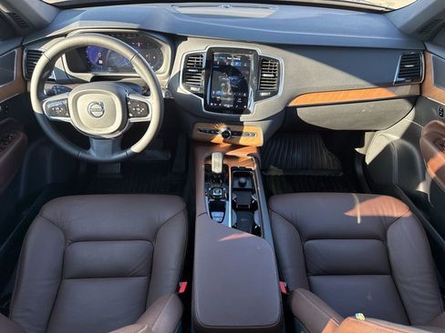 Used 2024 Volvo XC90 B5 Plus w/ Protection Package Premier image 19