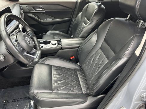 Certified 2022 Nissan Rogue Platinum w/ Head-Up Display Package image 19