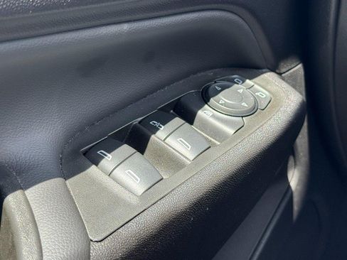 Used 2024 Chevrolet Equinox LT w/ LPO, Floor Liner Package FWD image 21